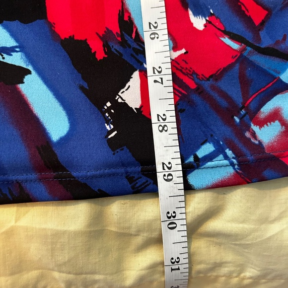 TOP, STRETCH, RED/BLUE/BLACK/WHITE/LT BLUE COMBO, SIZE 3X, ¾ SLEEVES, CREW NECK, - Picture 3 of 10
